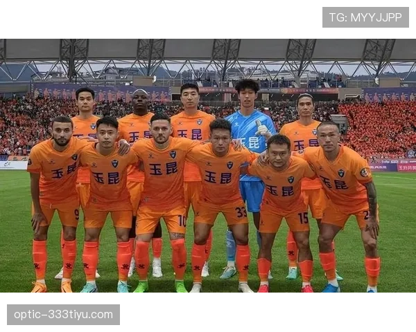 广州队近期阵容调整幅度不小，年轻球员已在关键比赛登场