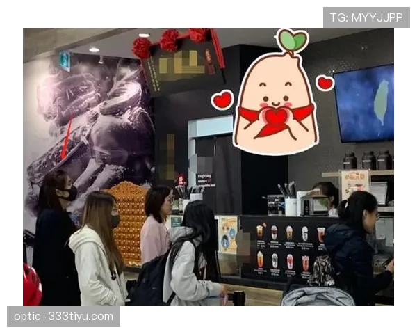 掌敏洁戴着几万墨镜排队买奶茶,现场我差点笑出声 掌敏洁戴着几万墨镜排队买奶茶,现场我差点笑出声